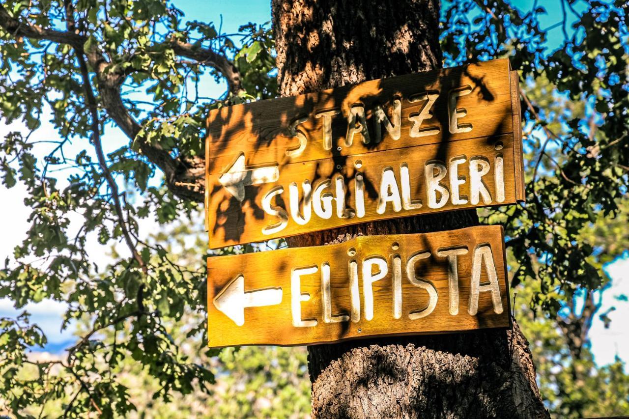 B & B Le Casette Sull'Albero Di Villa Alba Messina Buitenkant foto