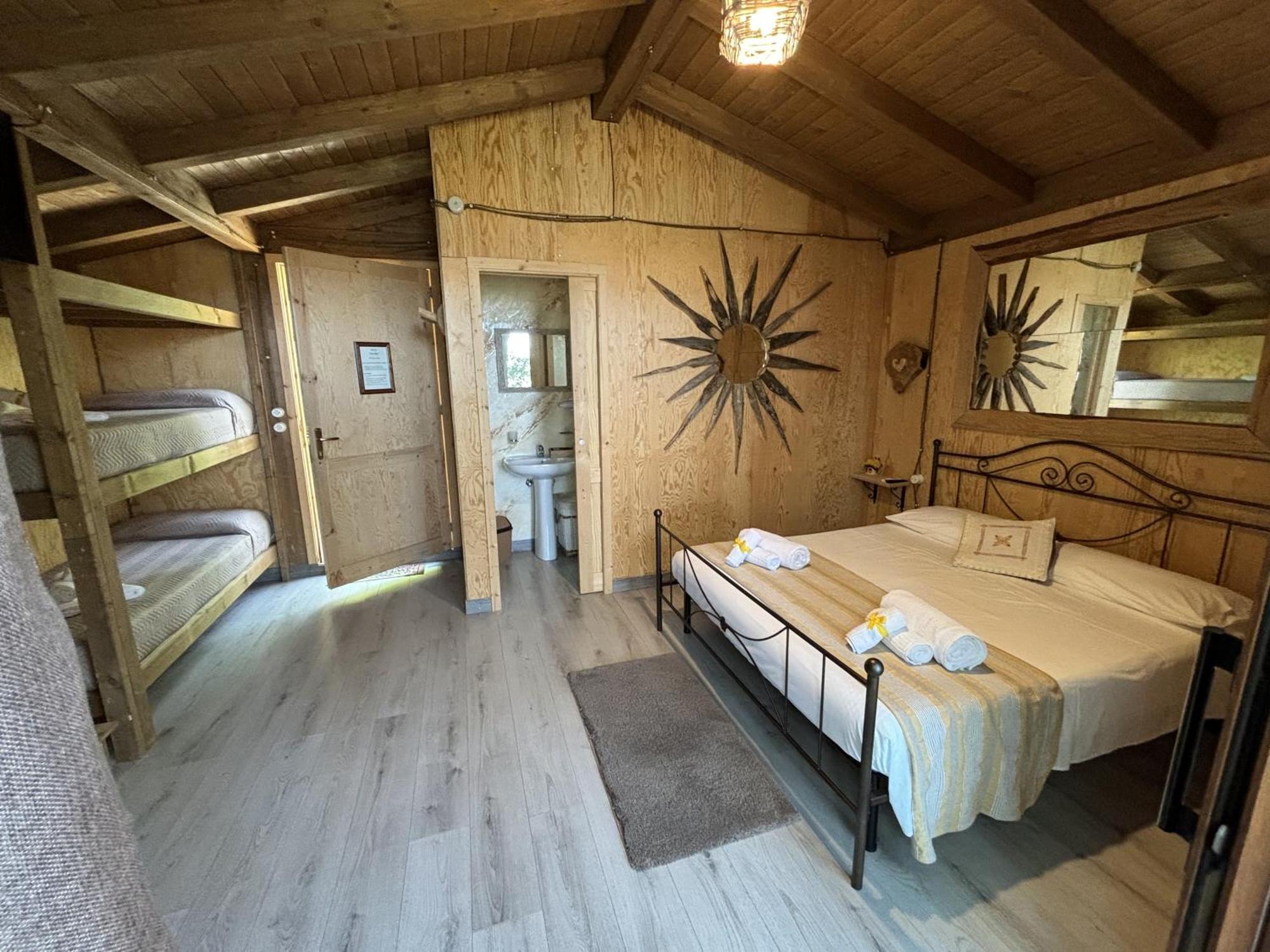 B & B Le Casette Sull'Albero Di Villa Alba Messina Buitenkant foto