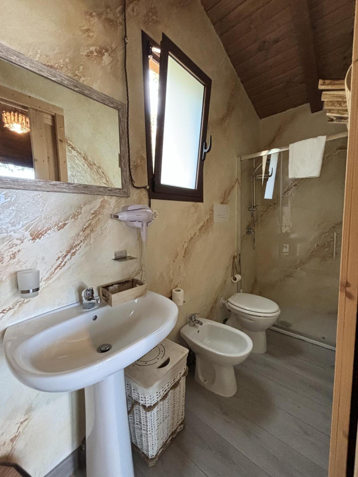 B & B Le Casette Sull'Albero Di Villa Alba Messina Buitenkant foto